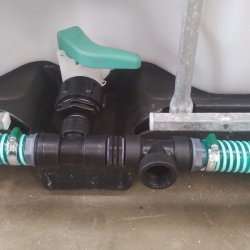 32mm slangest til 4 stablede palletanke 1" gevind. Uden hane 