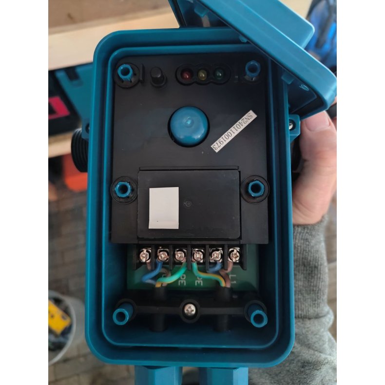 Pumpestyring med Trykkontrol og Trkrselsbeskyttelse IBO PC-10P 1"